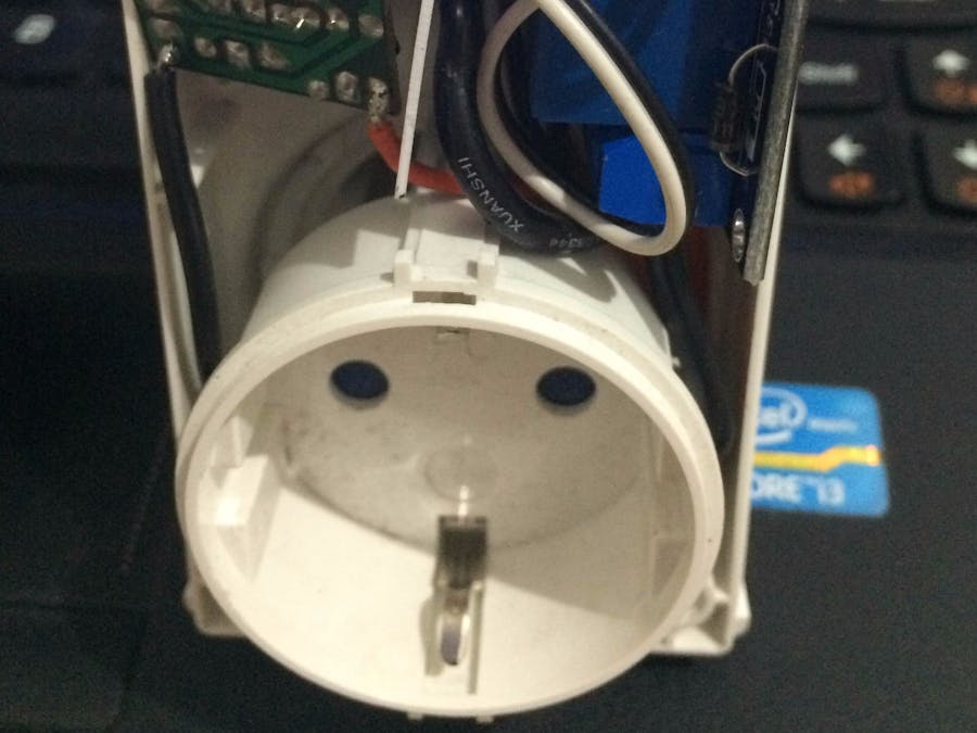 Simple IoT Power Outlet using Standalone ESP8266 and Cayenne