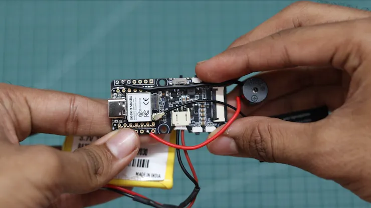 การประกอบ buzzer และ battery เข้ากับ EE05 board ของ eChain