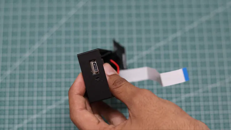 การจัดตำแหน่งพอร์ต USB-C ของ eChain ให้ตรงกับเคส