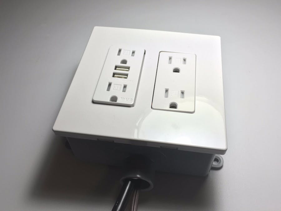 Bedroom Lamp Control & Charge