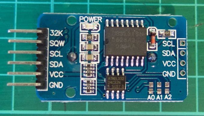 The DS3231 RTC module (Image:http://tronixstuff.com/2014/12/01/tutorial-using-ds1307-and-ds3231-real-time-clock-modules-with-arduino/)