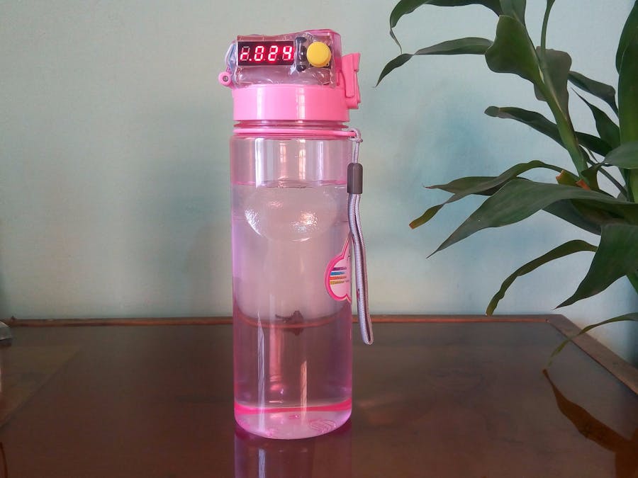 Arduino-Powered Water Bottle