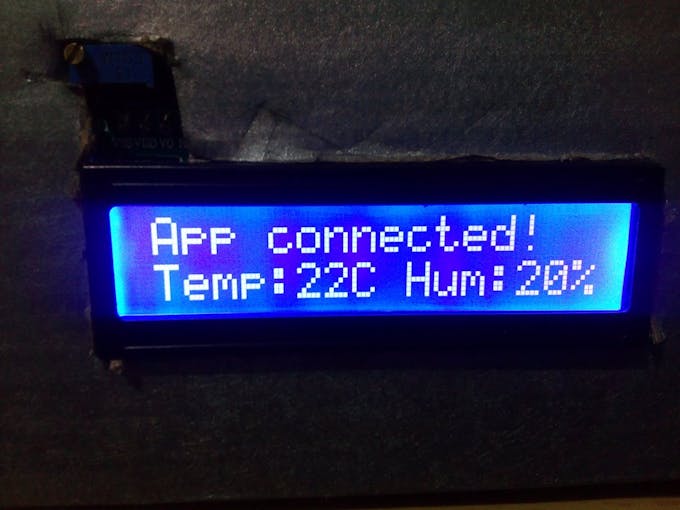 LCD screen when system is connected with smartphone