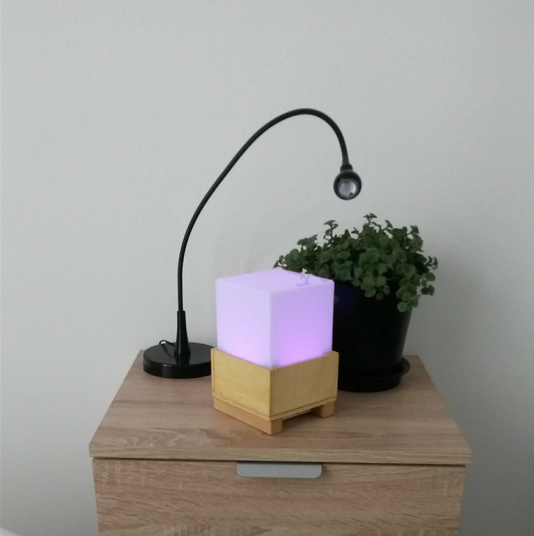 Laura: Emotional Compass Lamp - Hackster.io