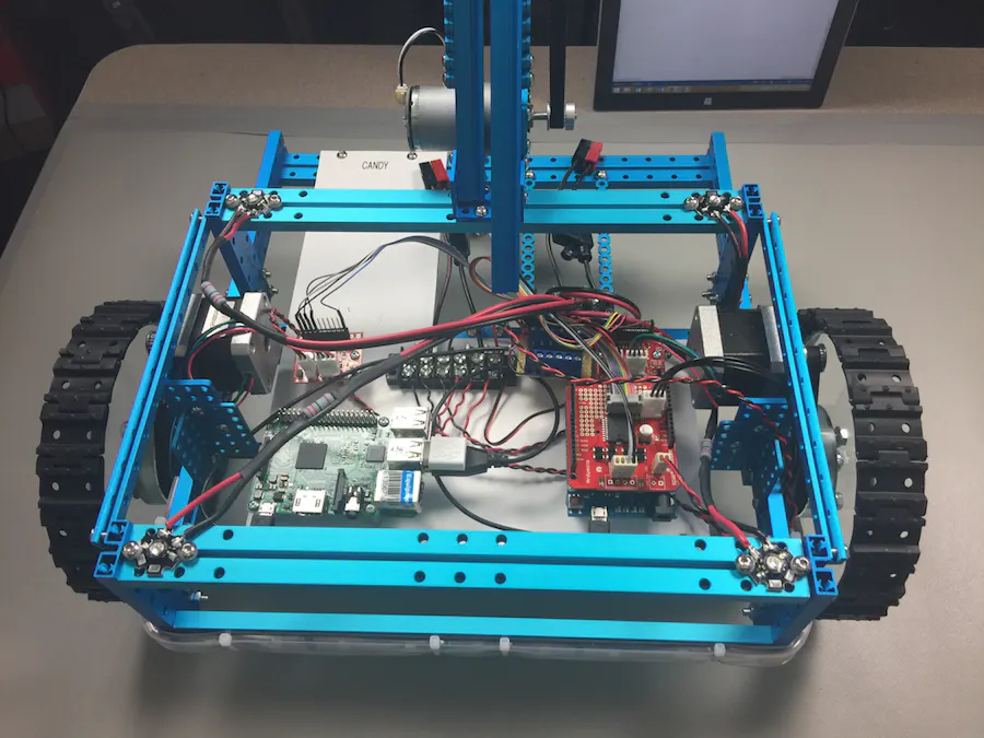 Windows IoT//Build 2015 B15 HoloBot