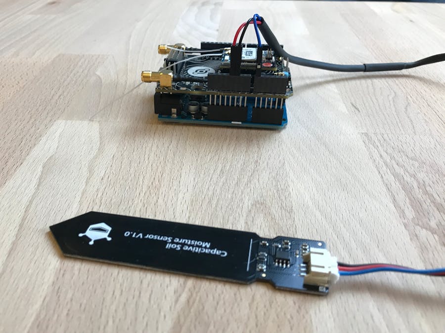 Wireless Soil Moisture Probe with Helium and DFRobot