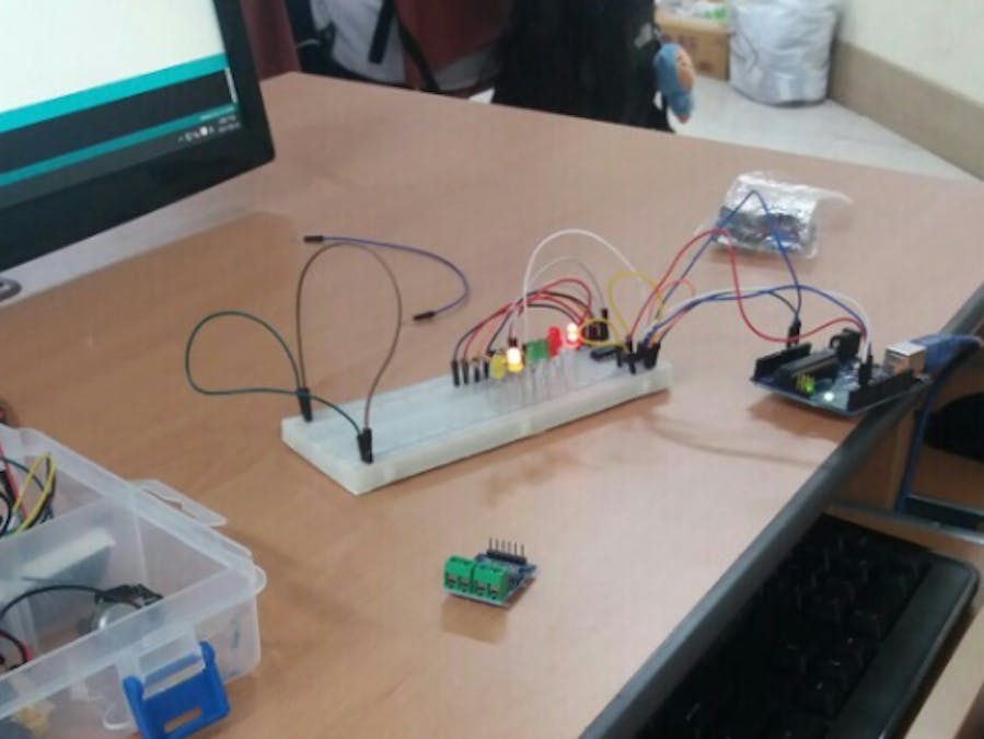 How to Use a Shift Register and Make a Mini Car