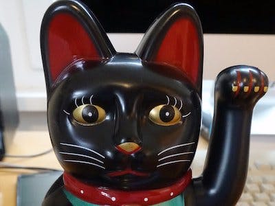 IoT Maneki-Neko (Beckoning Cat, Luck Cat, Winkekatze)