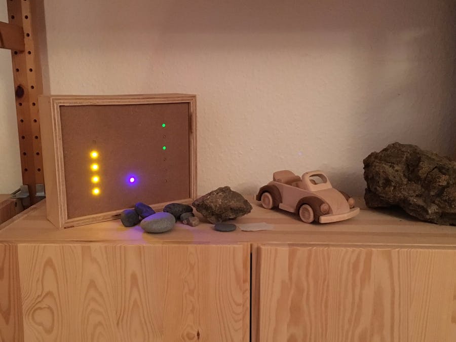 Binary Clock with Arduino and Plywood