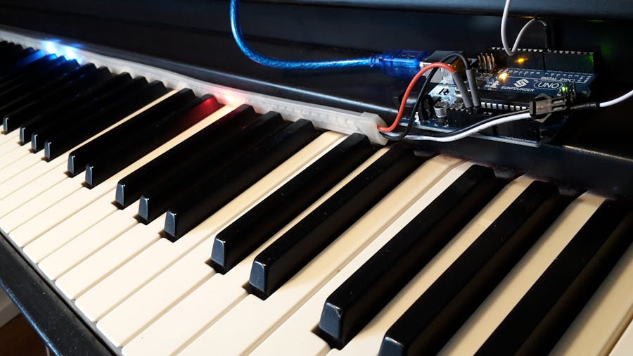 Arduino + LEDs + MIDI Keyboard + MuseScore = Piano Tutor