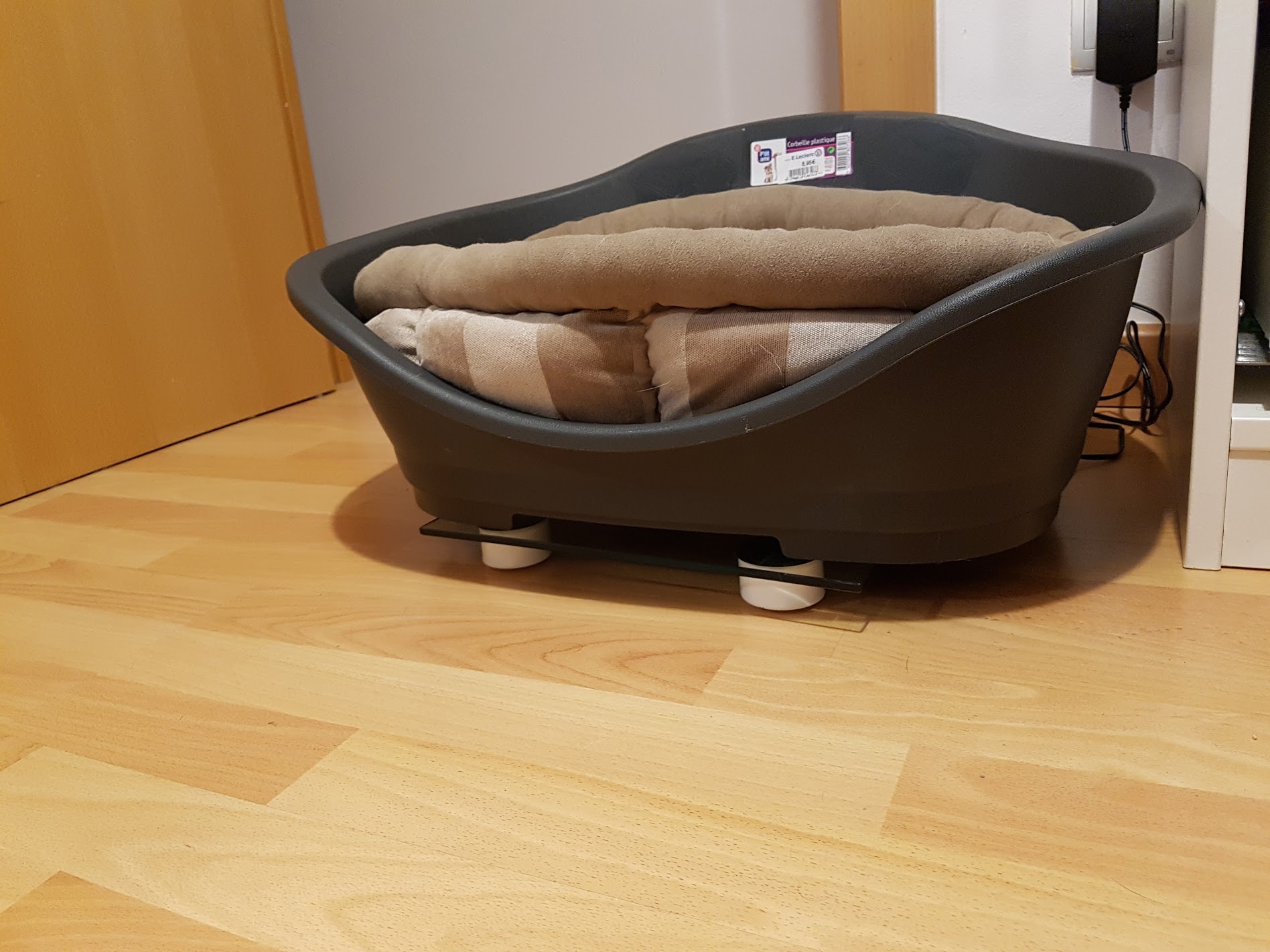 Perla dog bed outlet sizes