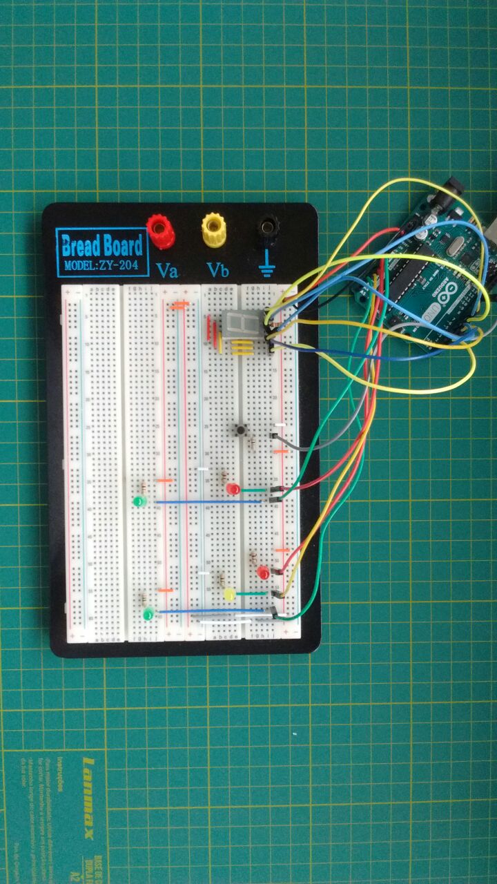 arduino traffic light with push button