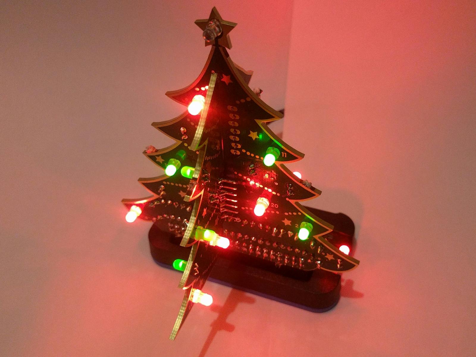 Raspberry Pi 'Holographic' Christmas Tree Spins Ridiculously Fast