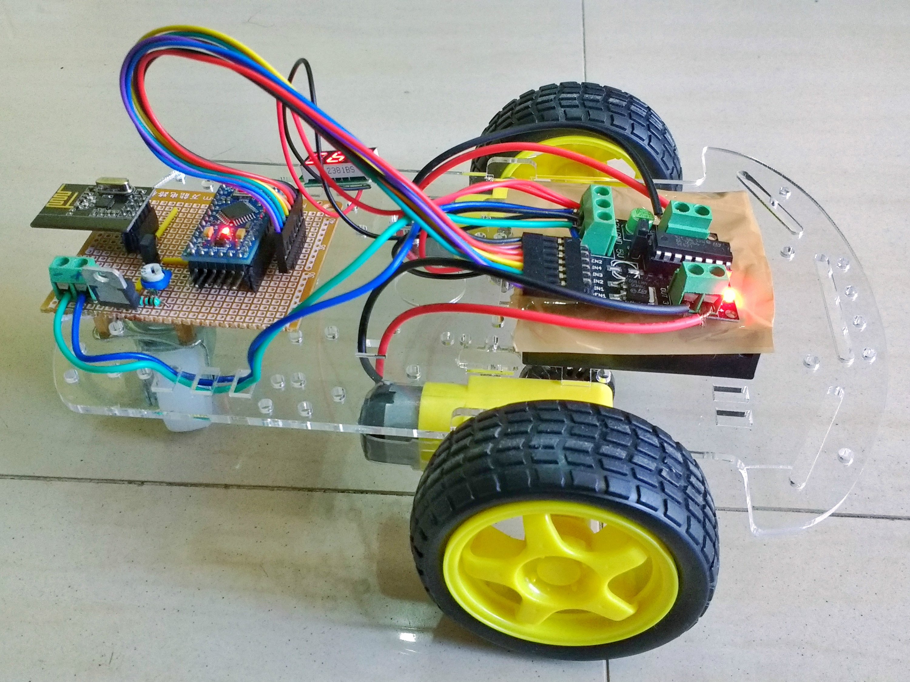 RC Toy Car Using nRF24L01 - Arduino 