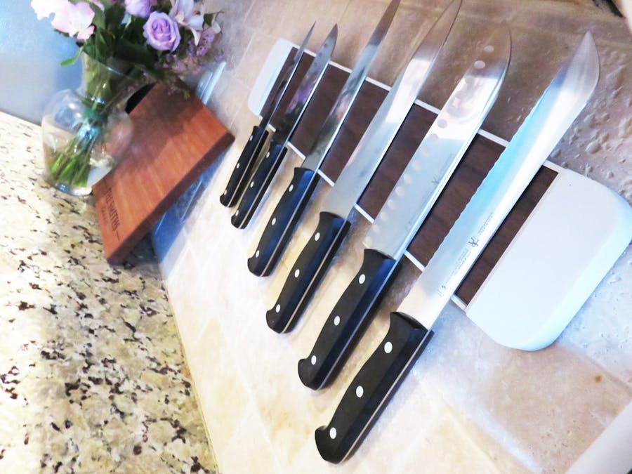 3D Printed Magnetic Knife Rack
