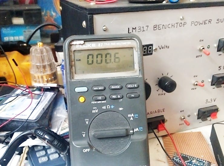 The sleep mode current of the system measured by the Fluke 87 (screenshot taken from the test video)