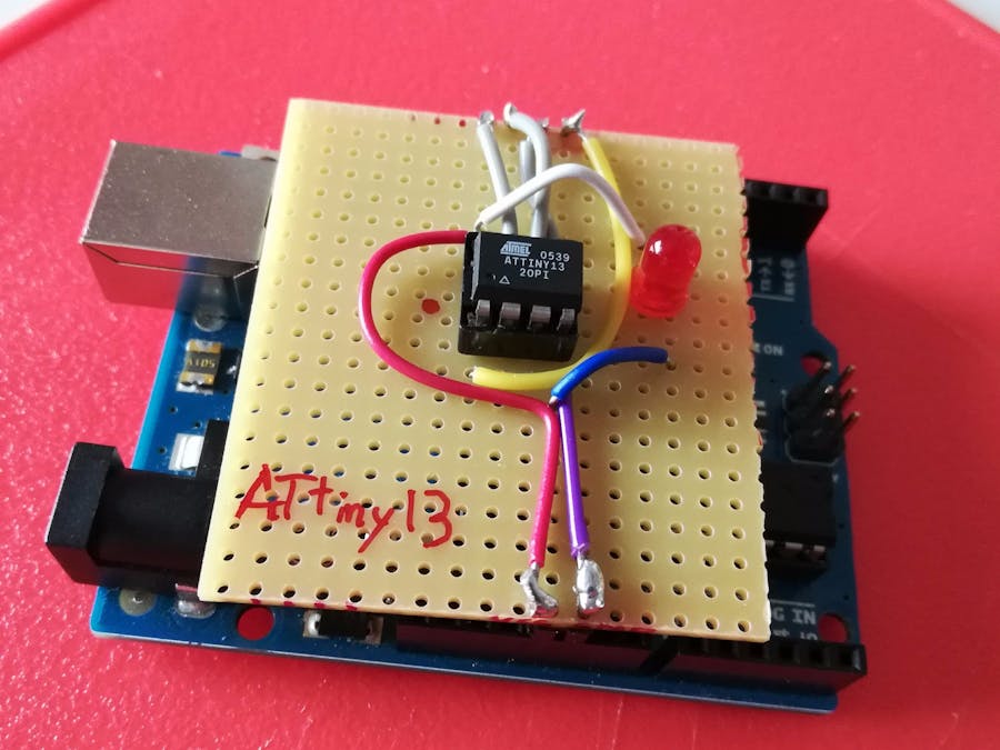Simple ATTiny13 Shield for Arduino UNO