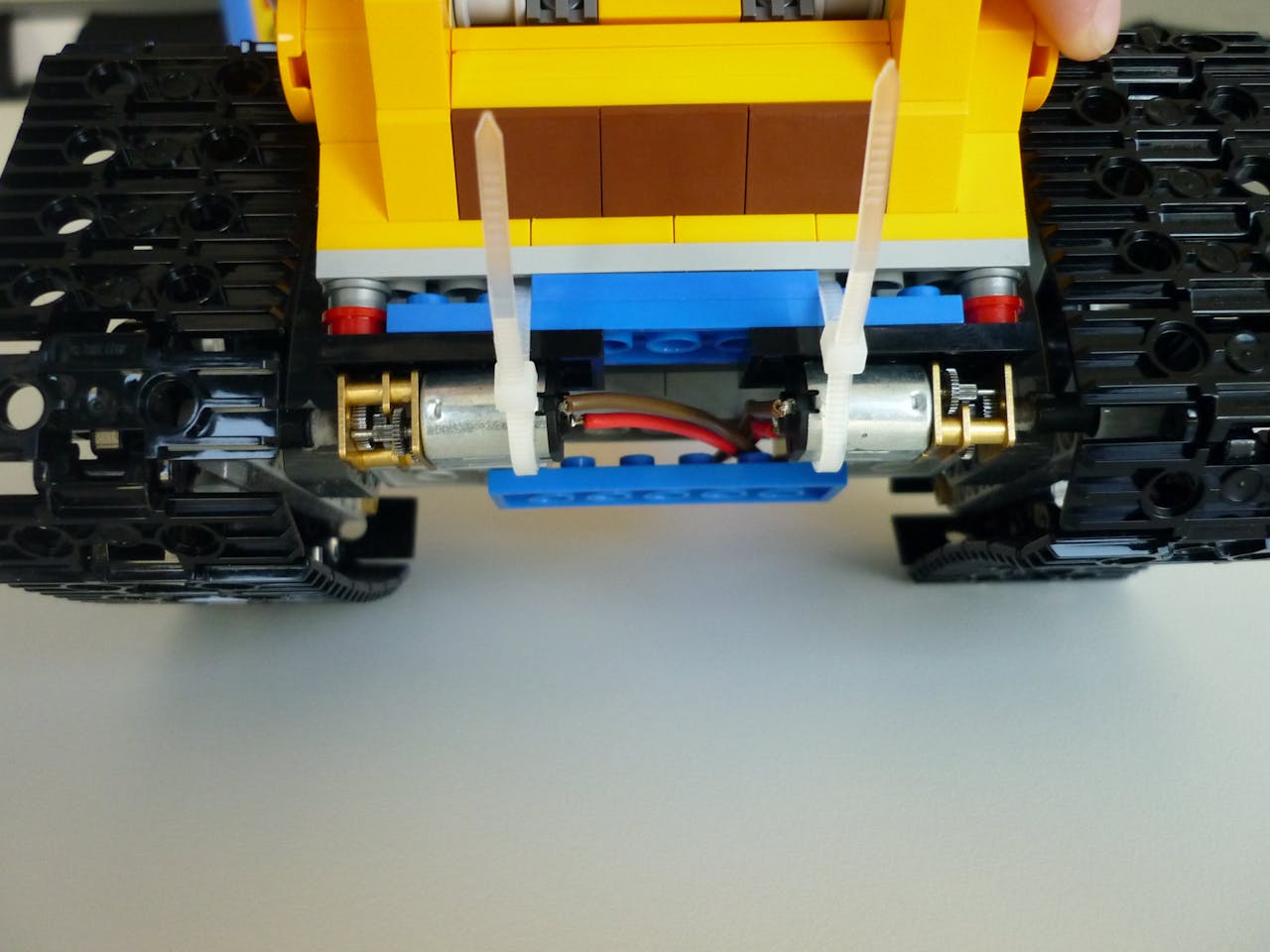 LEGO Wall-E with Arduino 