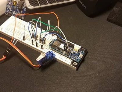 Drive continuous servo with 2 buttons (MKR1000)