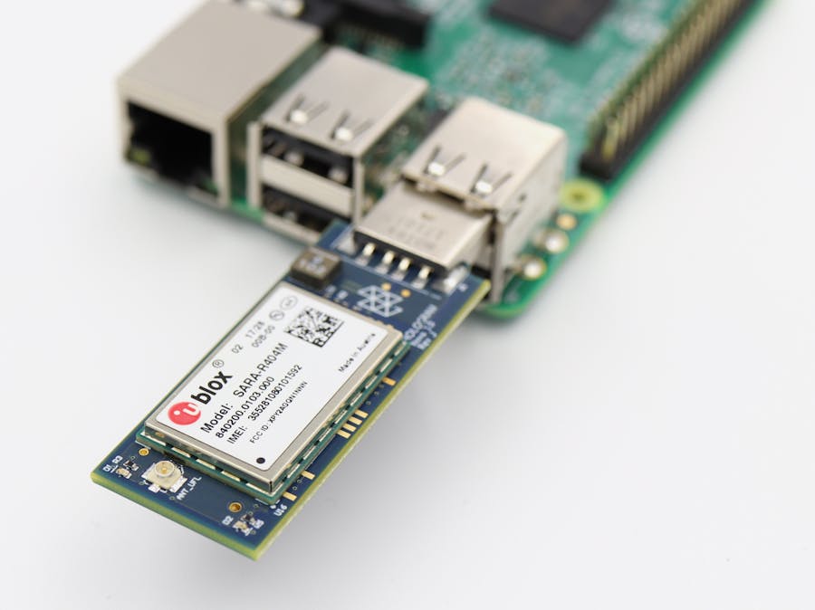 Add Cellular to a Raspberry Pi with Hologram Nova