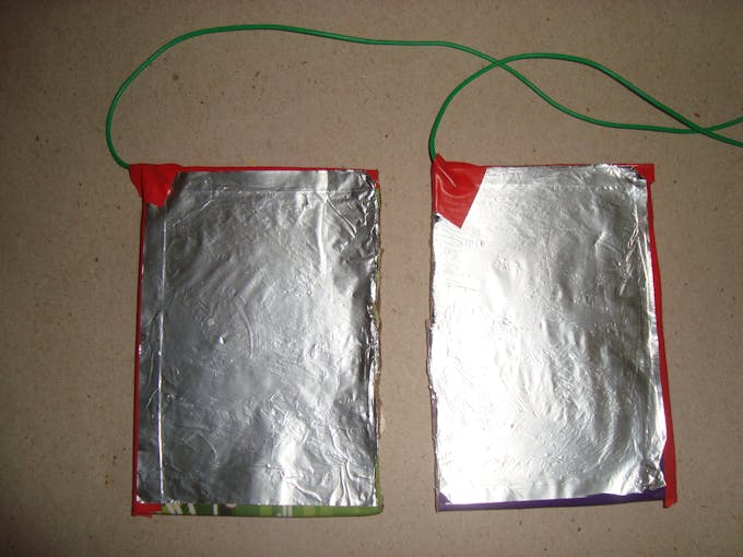aluminum electrode (kitchen foil on cardboard base)