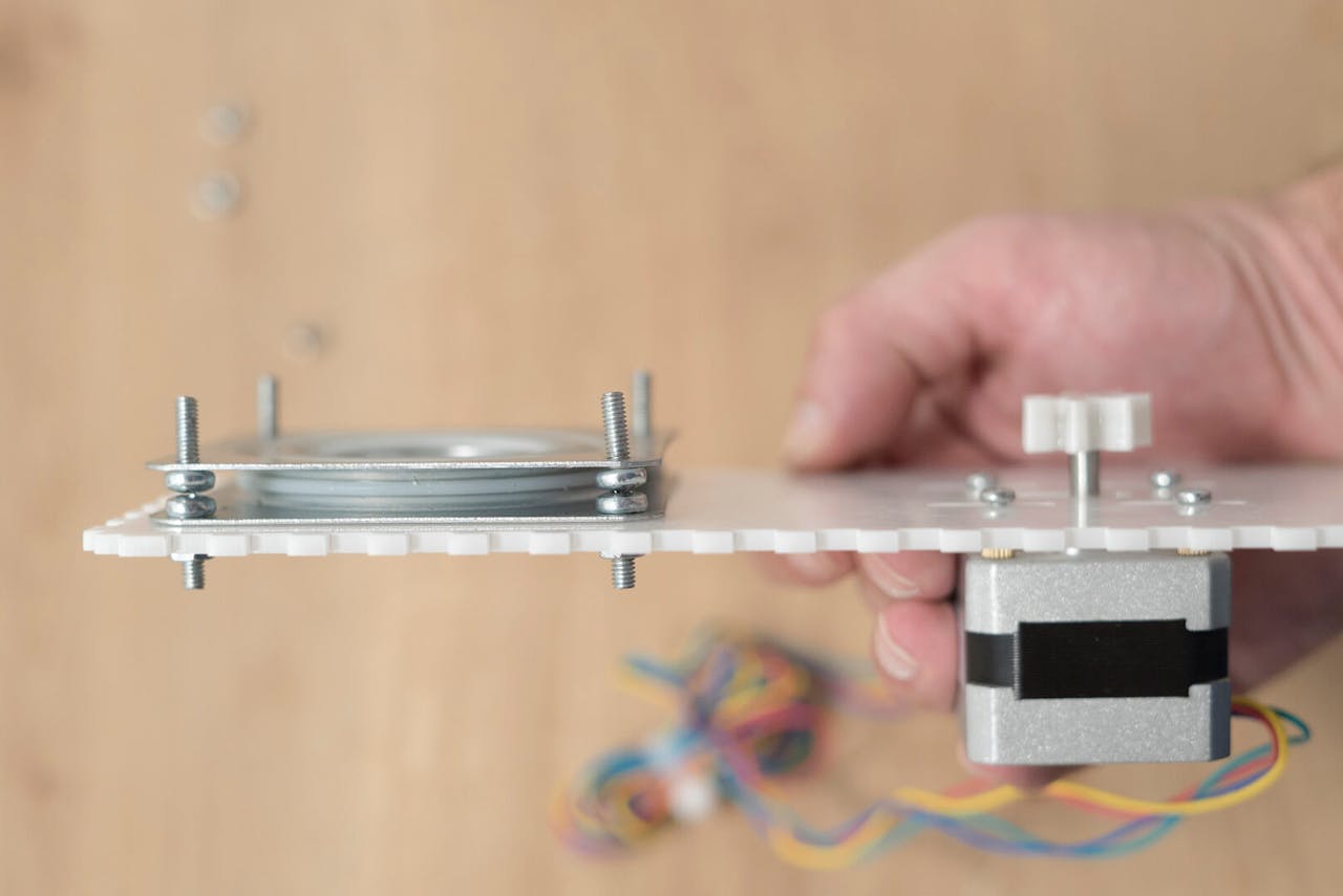 Make a cheap and easy DIY turntable for 360° product photography and video