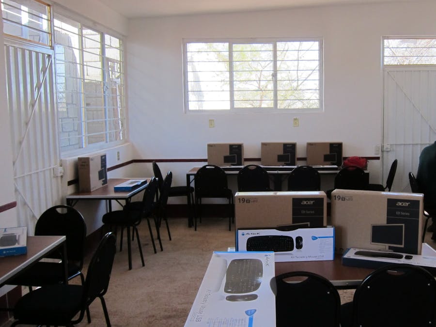 Classroom in a Pi_nch (Oaxaca, Mexico) - Raspberry Pi Units