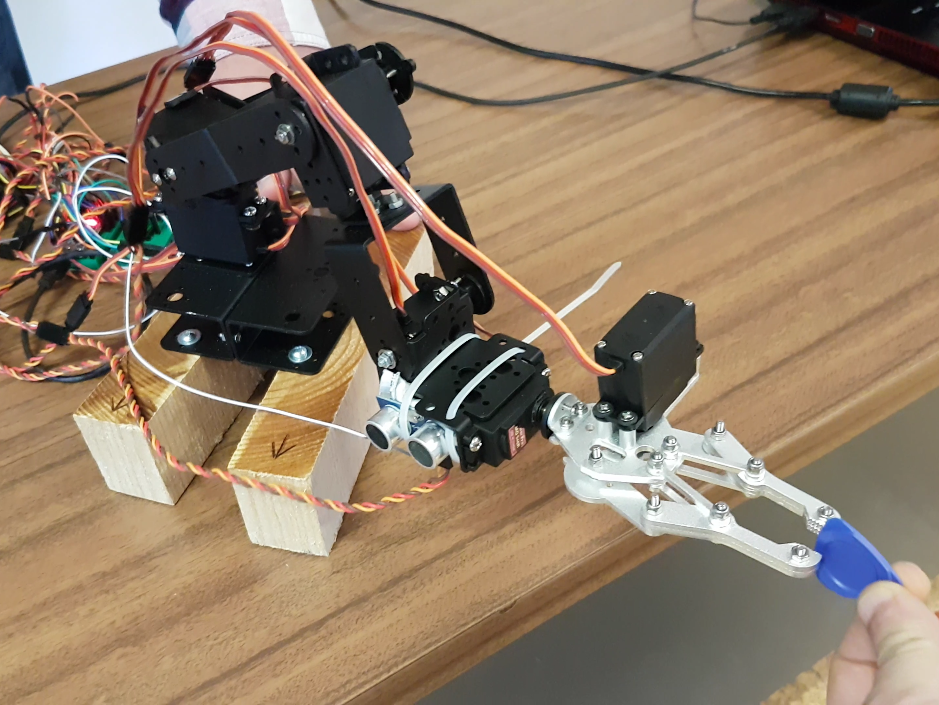 Object Avoiding FSM Robot Arm - Arduino Project Hub