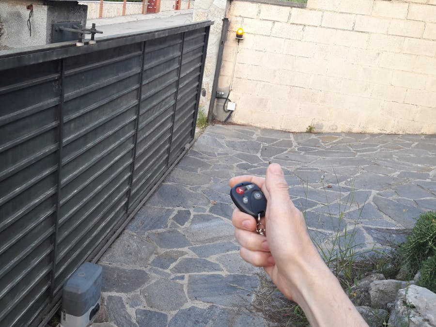 Automatic Sliding Door For The Garage Arduino Project Hub
