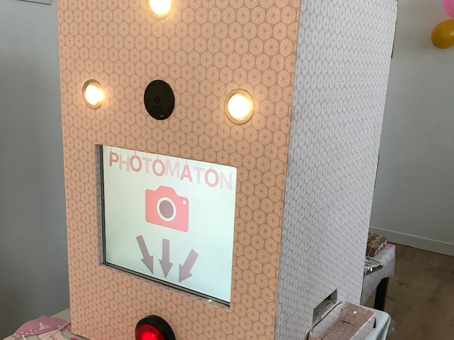Wedding Photo Booth with Raspberry Pi