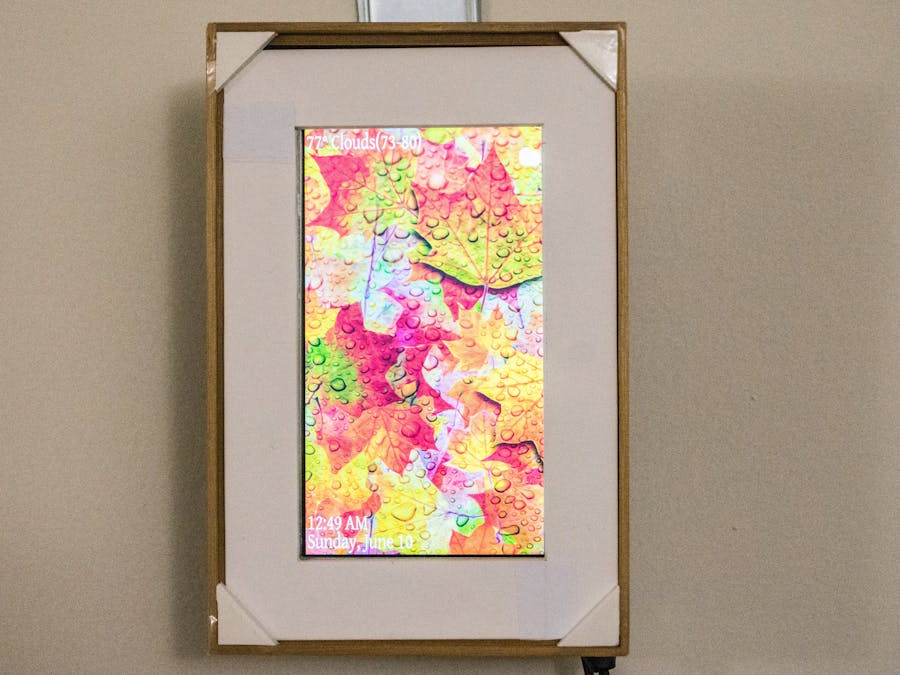 Auto-Rotating Photo Frame