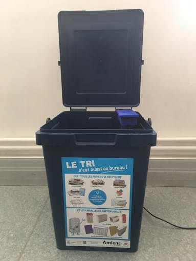 Device installed to the bin