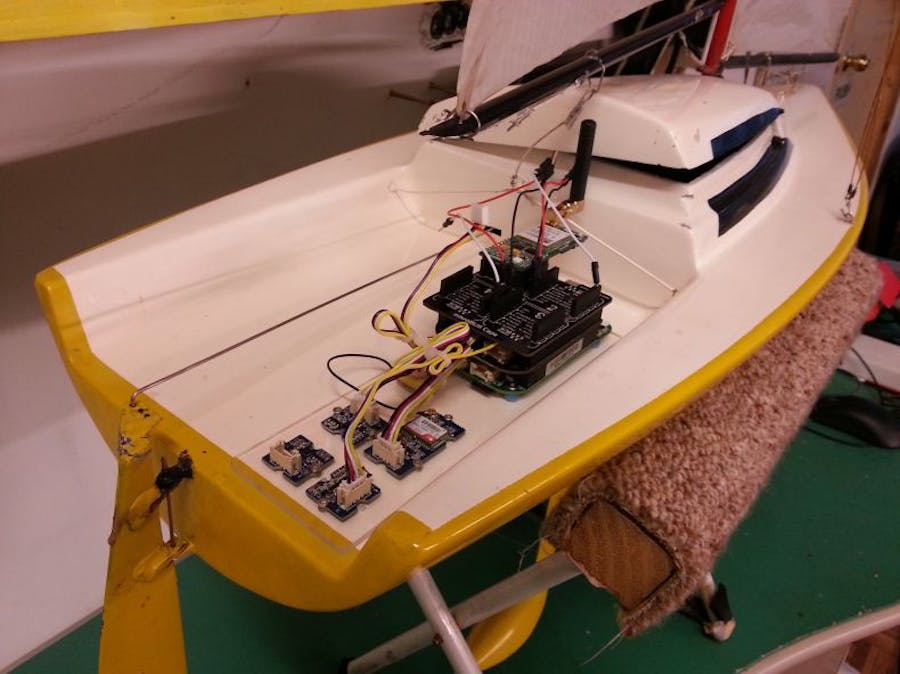 Plug 'n Play Remote Control Sailboat