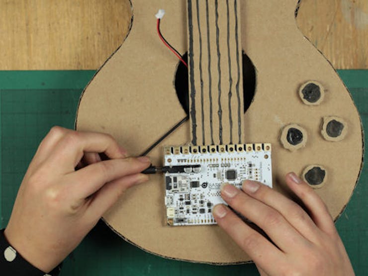 Cardboard Guitar with Scratch or Makey Makey Sampler – Joylabz