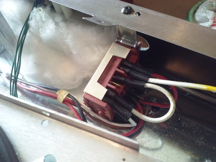 Mechanical heat elements switch.