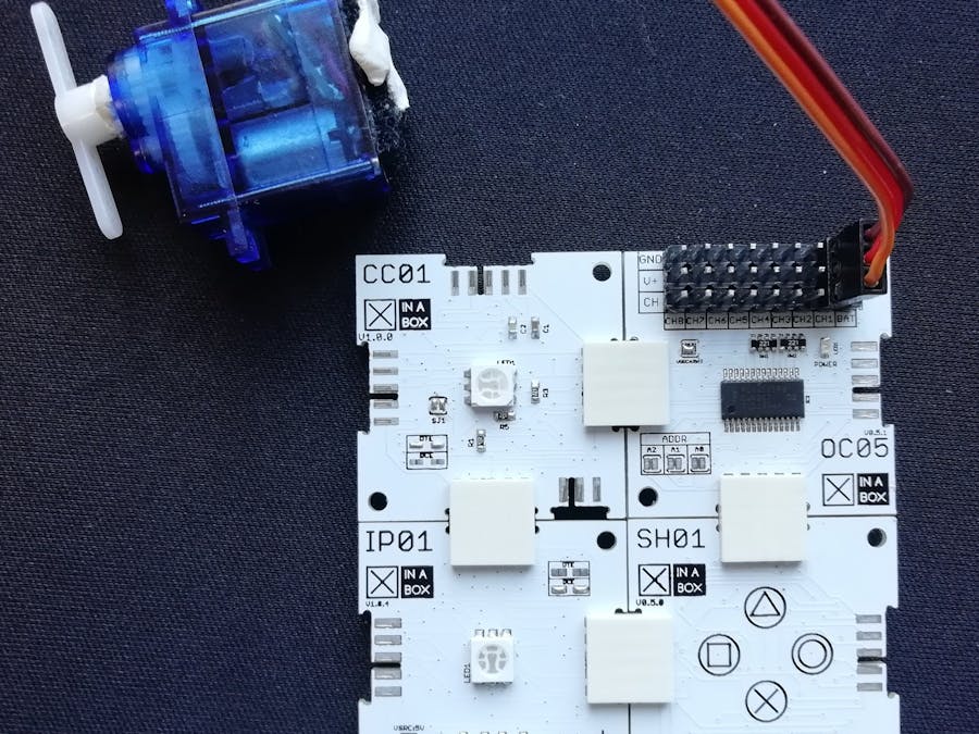 Servo Control with Capacitive Touch Using XinaBox