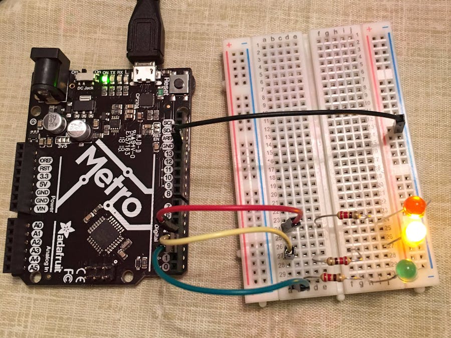 Arduino-Driven LED Traffic Light