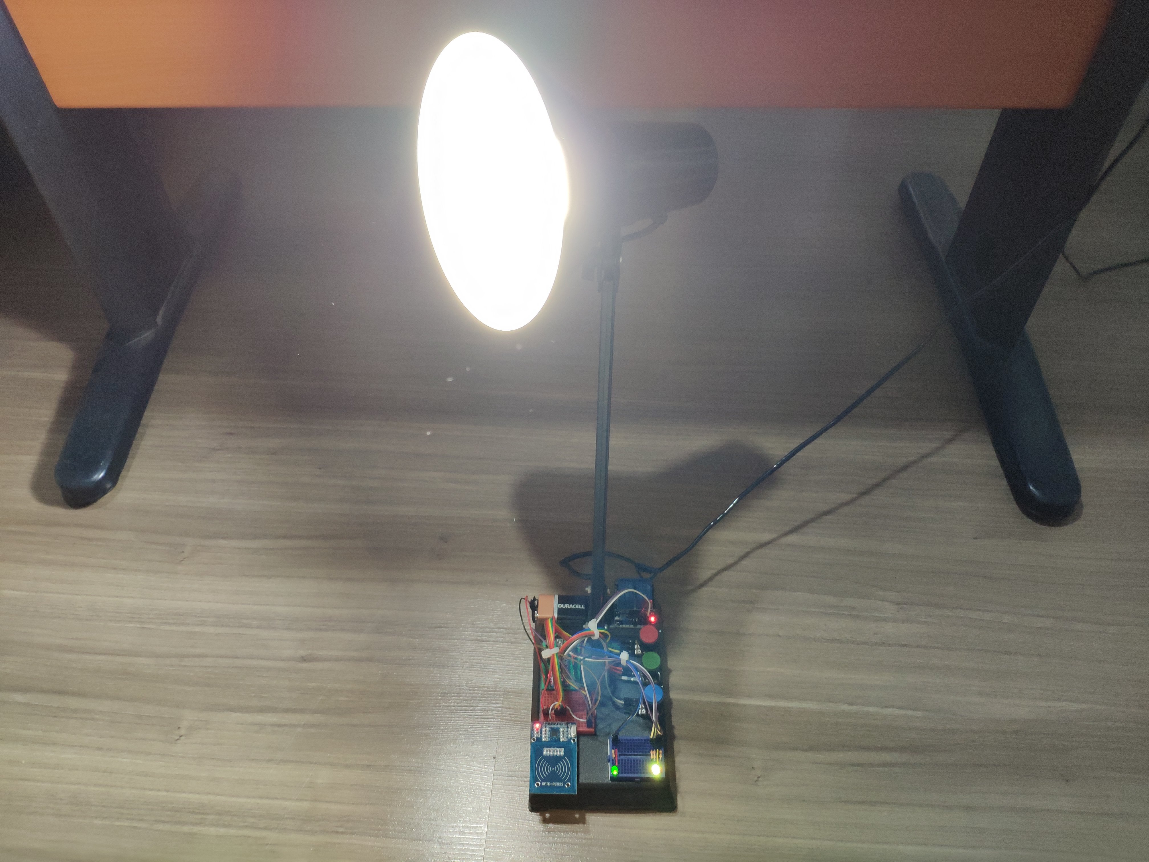 desk lamp off