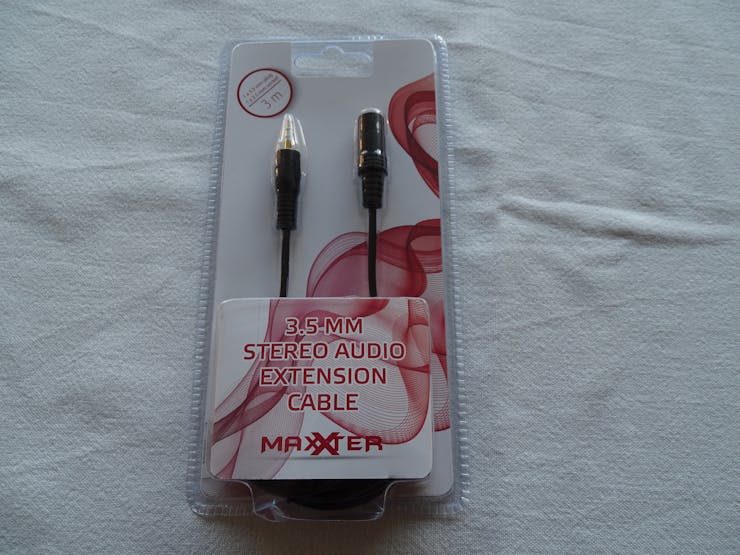 Cheap audio cable to connect the 7-segment displays to the Arduino