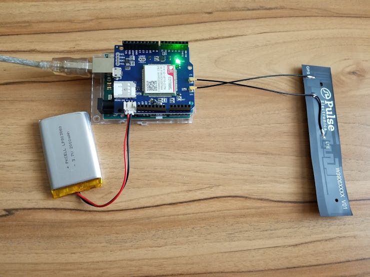 Attach the LiPo battery and antenna. Wires are criss-crossed!