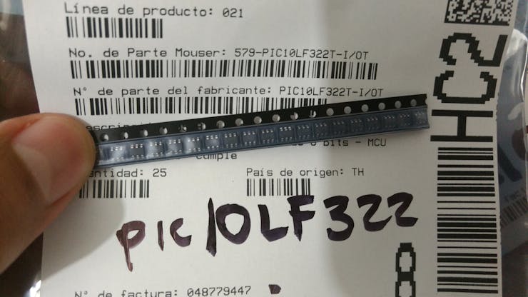 PIC10LF322 sot-23 package