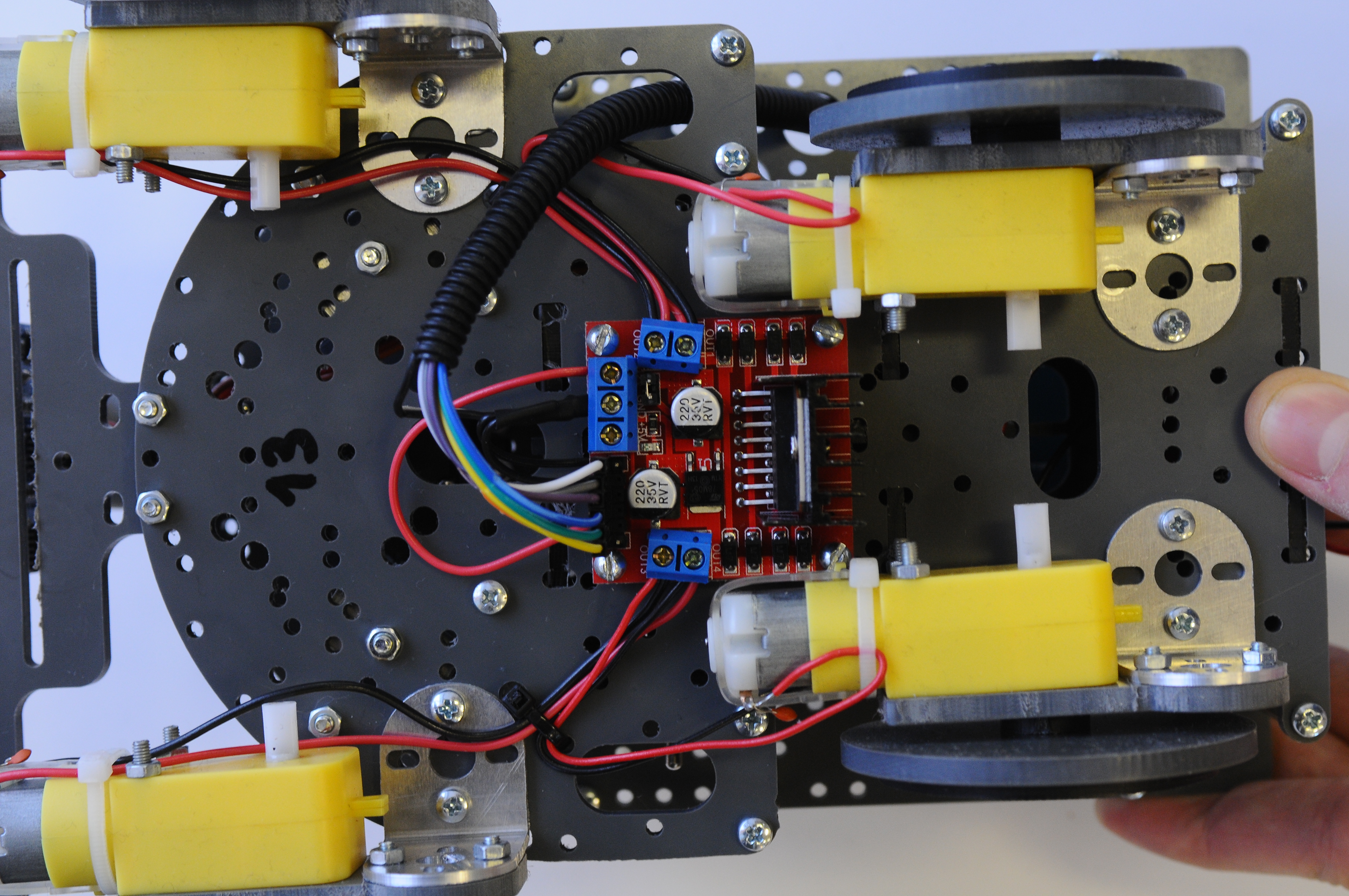 Мощная ардуино. 4wd Arduino Bluetooth. Ардуино робот l298n. Arduino car 4 WD. Arduino BLDC гоночная машина.