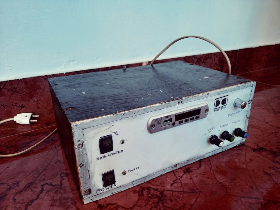 Stereo Amplifier with Bass Booster
