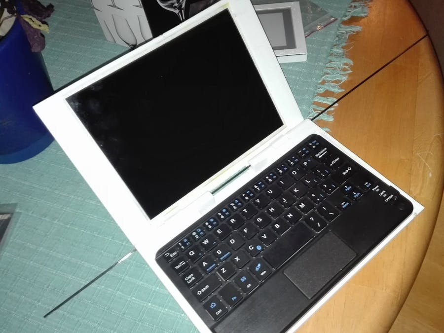 DIY Raspberry Pi Netbook