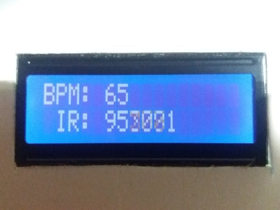 MAX 30102 Heart Rate Monitor on 16x2 LCD