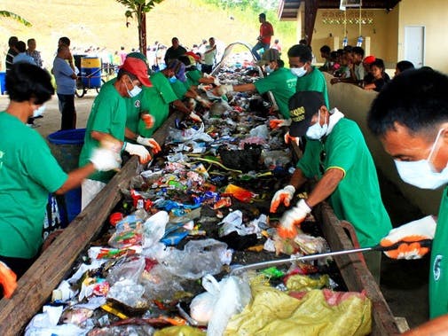 Trash Classifier: Bringing Hygiene to Garbage Collectors