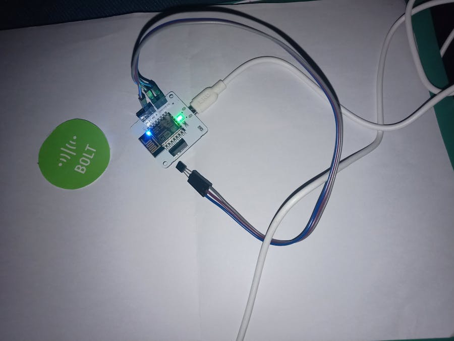 Temperature & Anomalie Detection Using LM35 and Bolt IoT