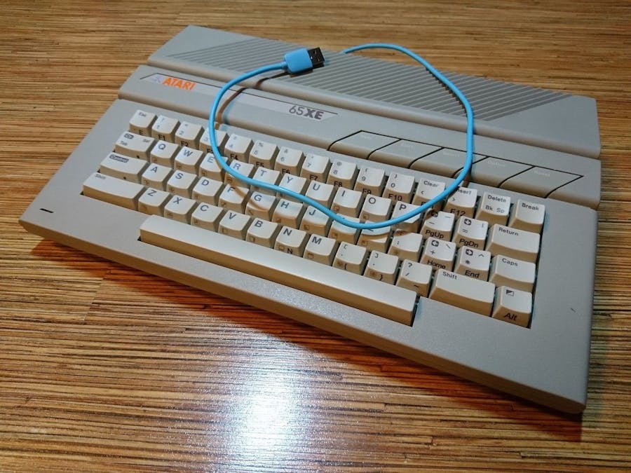 Atari 65XE becomes modern keyboard