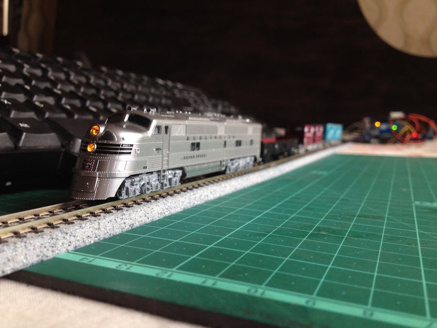 Keyboard Controlled Model Train | PS/2 Interface