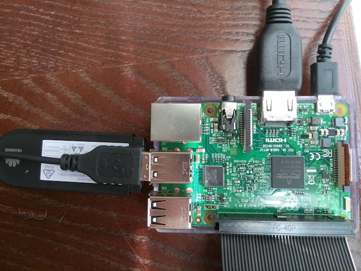 Raspberry Pi 3B with USB dongle & Soracom SIM